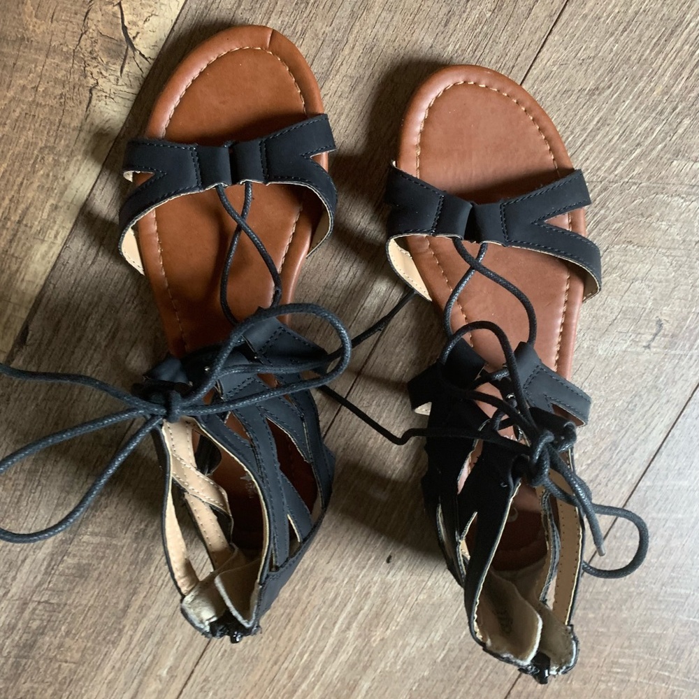 etc Strappy Flats Sz 7/8
